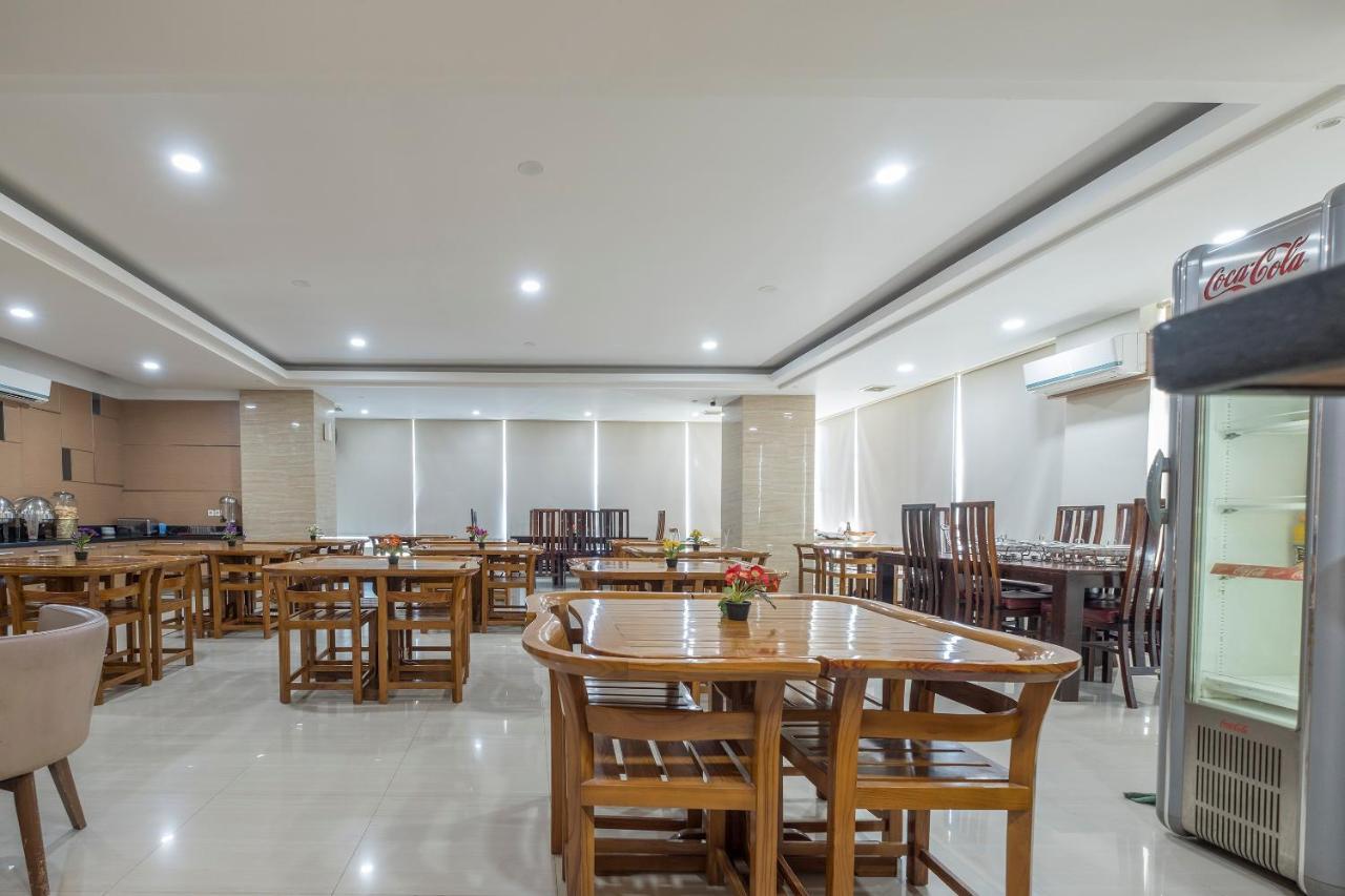 Oyo 1114 Hotel Denpasar Makassar Exterior photo