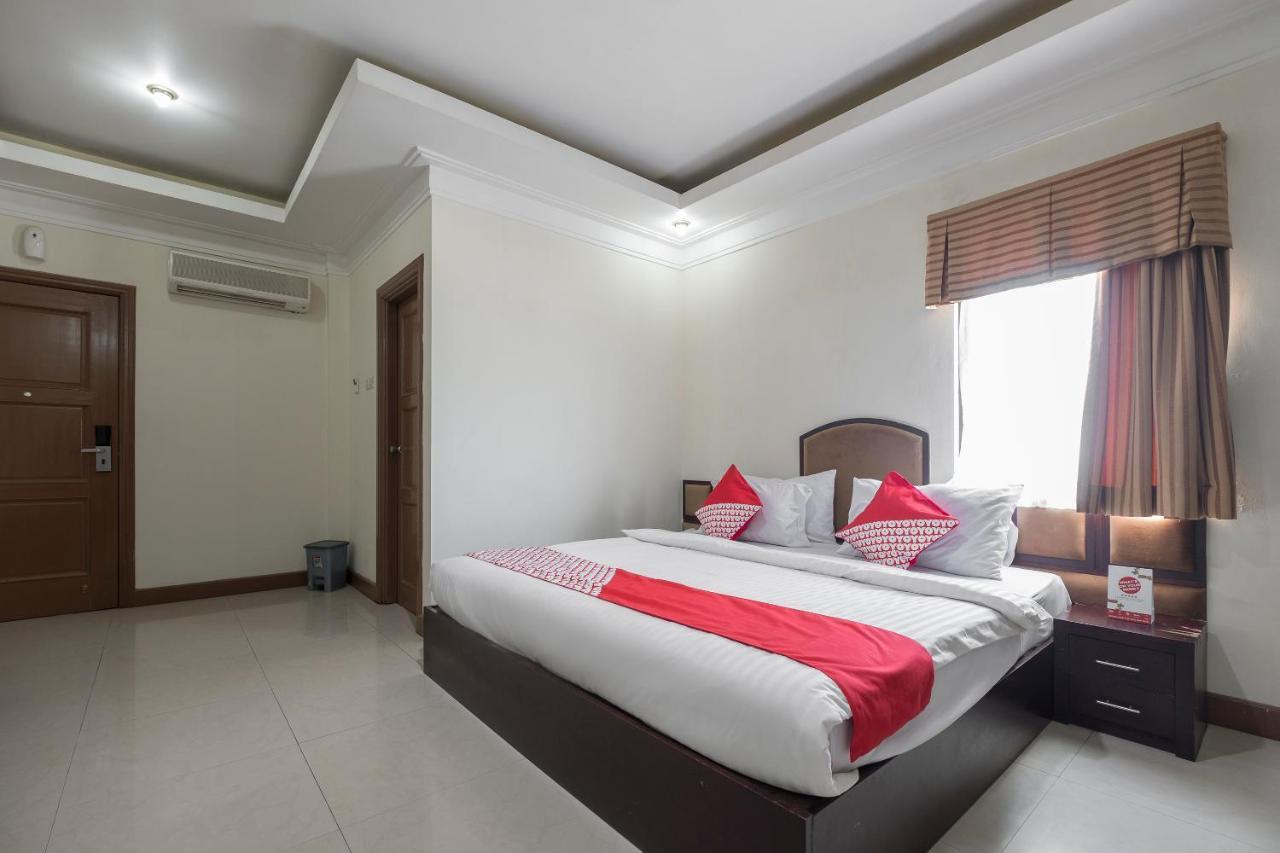 Oyo 1114 Hotel Denpasar Makassar Exterior photo