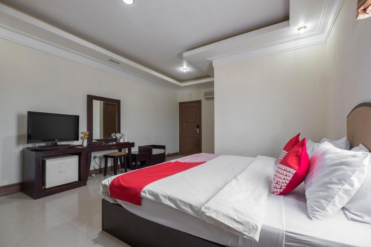 Oyo 1114 Hotel Denpasar Makassar Exterior photo
