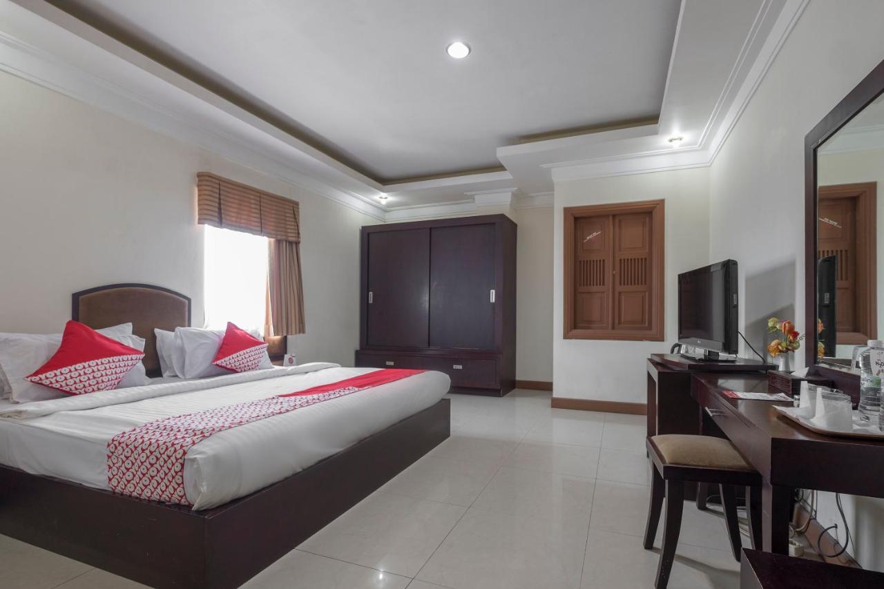 Oyo 1114 Hotel Denpasar Makassar Exterior photo